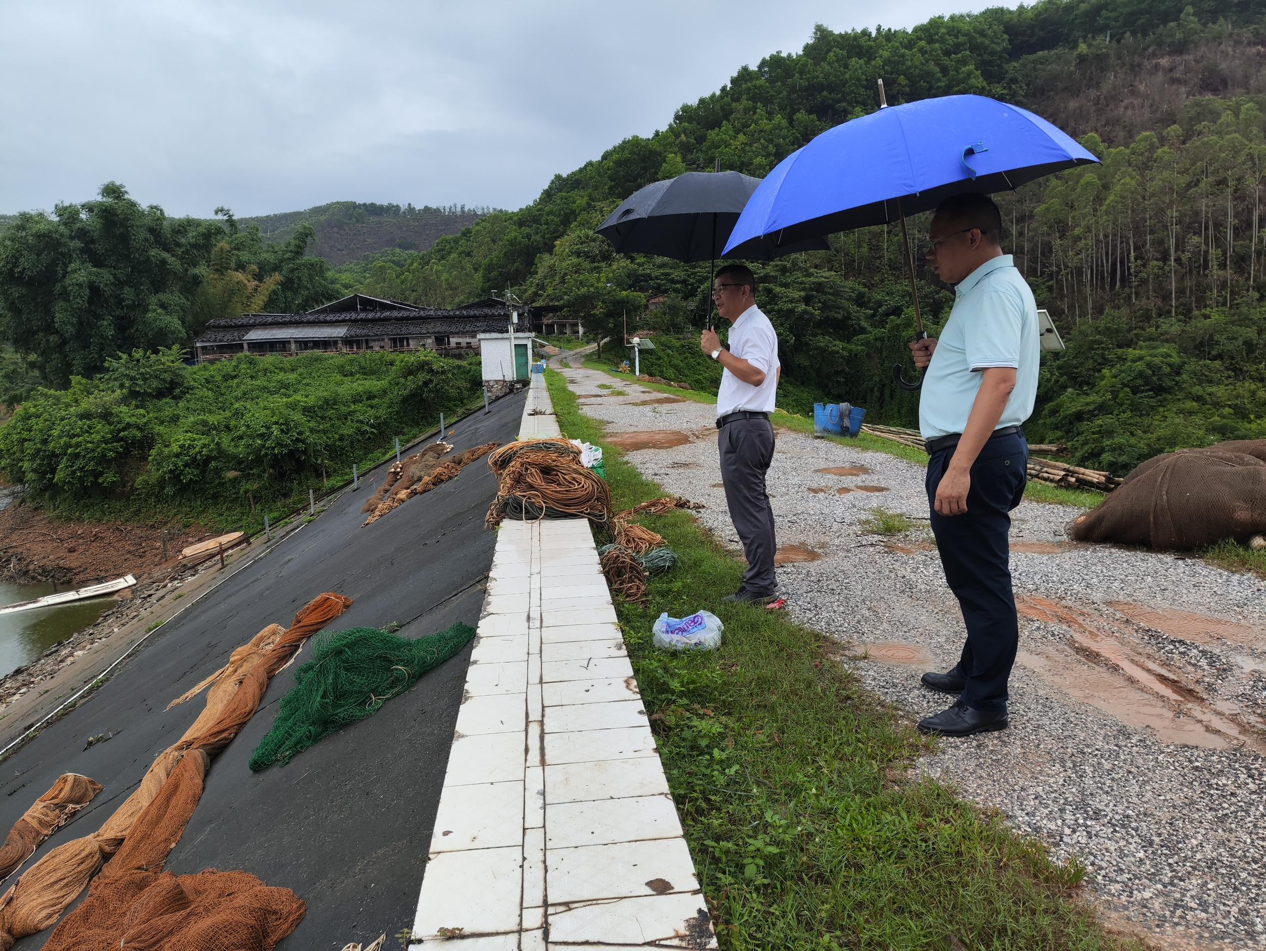 河朗鎮(zhèn)：全力防御臺(tái)風(fēng)“蝴蝶”筑牢安全防線 (2).jpg